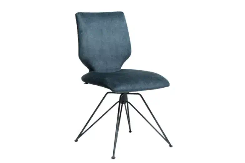 Modell Adrian von Venjakob