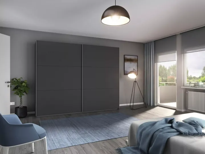 Entdecken Sie den eleganten Schwebetürenschrank Aurelio Extra von rauch BLUE in alpinweiß und Eiche Artisan – perfekt für Ihr Schlafzimmer!