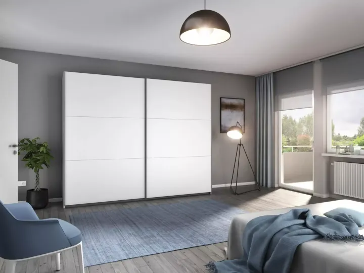 Entdecken Sie den eleganten Schwebetürenschrank Aurelio Extra von rauch BLUE in alpinweiß und Eiche Artisan – perfekt für Ihr Schlafzimmer!