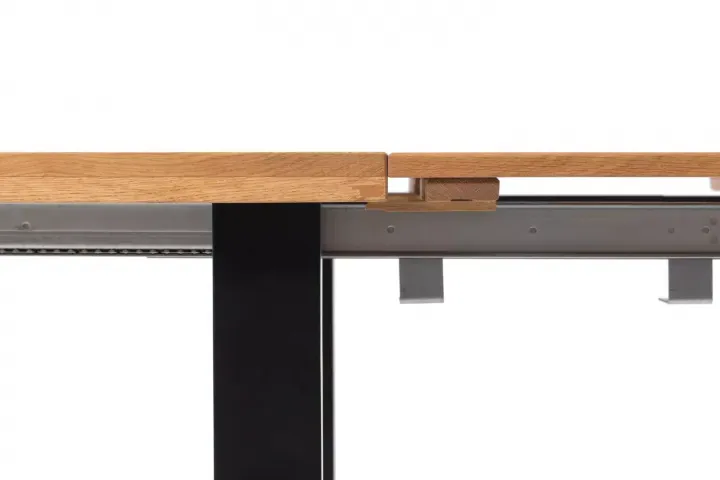 Randels von Standard Furniture Speisen Massivholztisch Randels von Standard Furniture